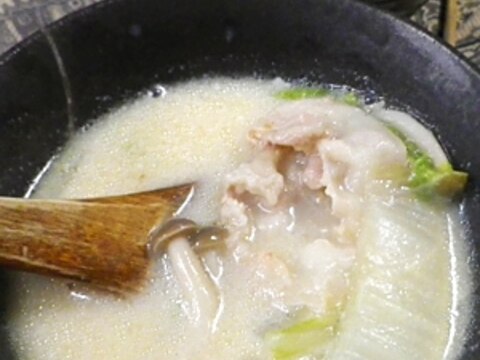 白菜バラの豆乳スープ